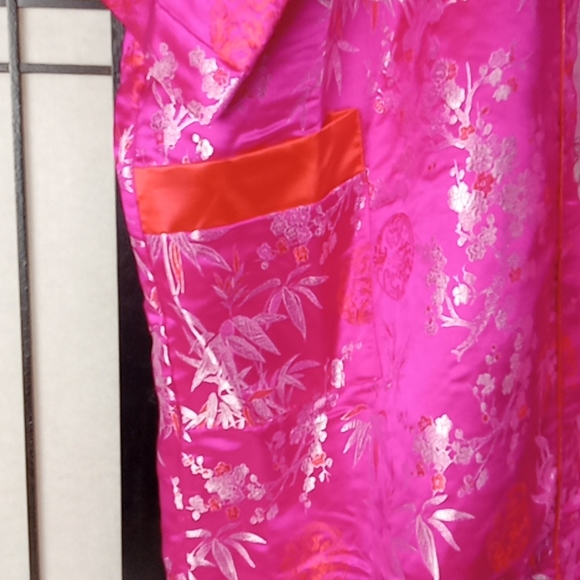 EASTERN COLLECTION Robe  100% Silk Sz F2 (NO Belt).  *A6* - Picture 4 of 17